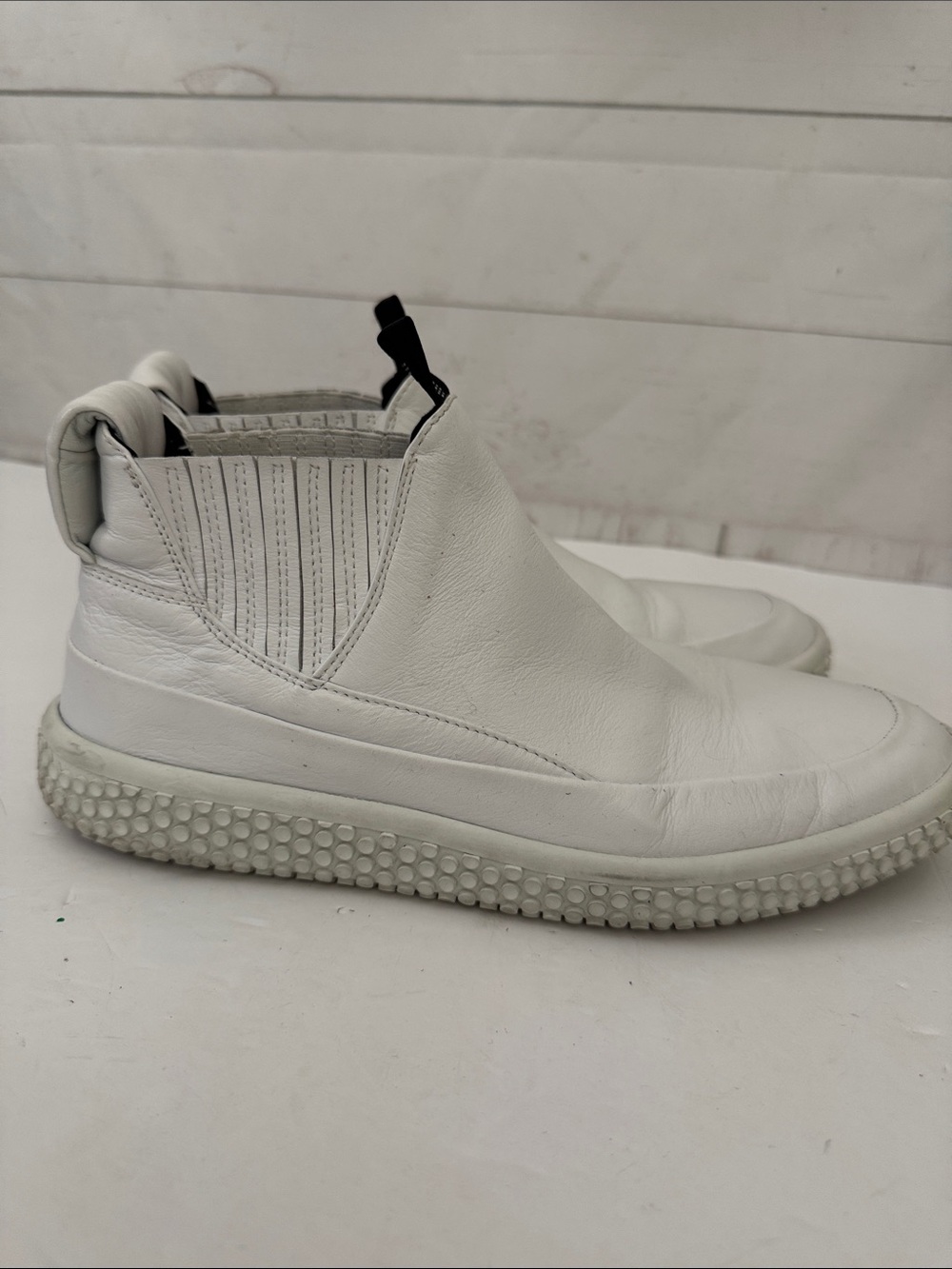 OXS Size 8 Wobbie Hightop Italian Leather Sneakers Preppy Quiet Luxury